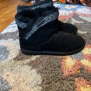 minnetonka boots size 10